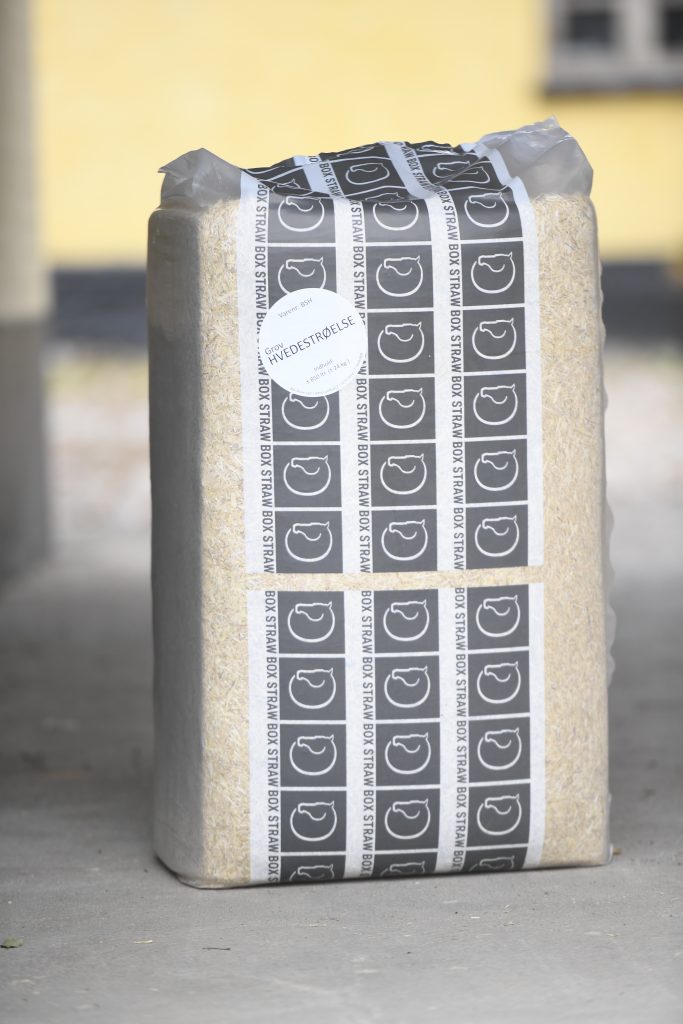 Grov hvedestrøelse med frisk duft fra Box Straw